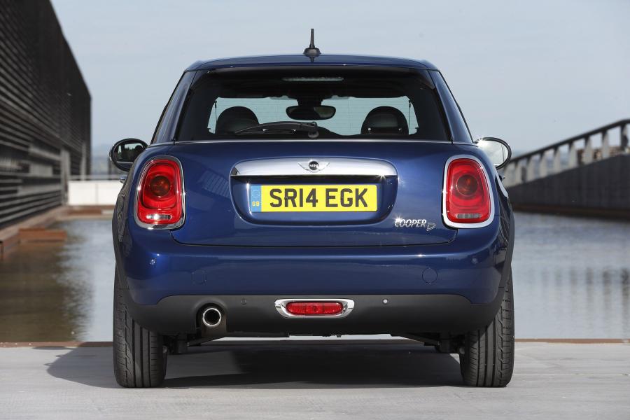  Mini Cooper D 5-Door 2014 года  (UK) (фото 12 из 68)